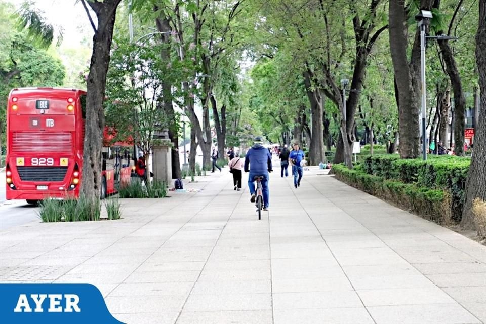 Ayer venció plazo que dio CDMX para liberar de informales Paseo de la Reforma y la avenida lució despejada, aunque aún hay algunos puestos.