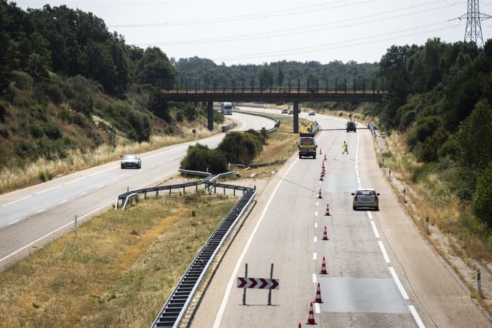 El sitio del accidente automovilístico donde Diogo Jota, futbolista de Liverpool, y su hermano André Silva, fallecieron en la ciudad de Zamora.
