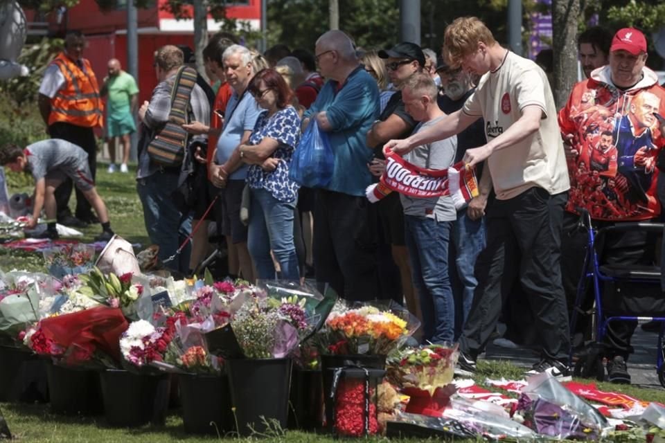 Clubes, federaciones de futbol y ex compañeros del portugués externaron sus condolencias.