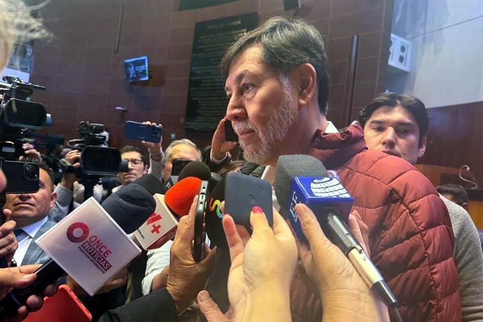 Noroña aprovechó los cuestionamientos para criticar a Diego Sinhue, ex Gobernador panista de Guanajuato.