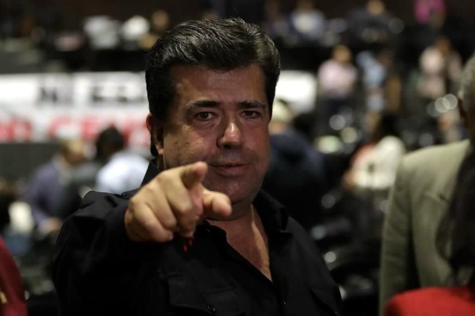 La Comisión Nacional de Honestidad y Justicia (CNHJ) de Morena amonestó públicamente a dos diputadas por promover en un evento del partido la afiliación a la CATEM dirigida por Pedro Haces.