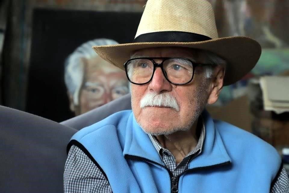 El pintor michoacano Arturo Estrada cumplirá 100 años el 30 de julio. Atribuye su bienestar a la libertad: 'He hecho lo que he querido', dice.