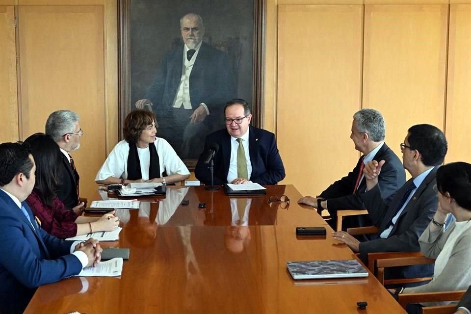 UNAM y Secihti colaborarán en investigación científica y tecnológica para atender problemas nacionales prioritarios, incluyendo una alerta temprana de fenómenos naturales.