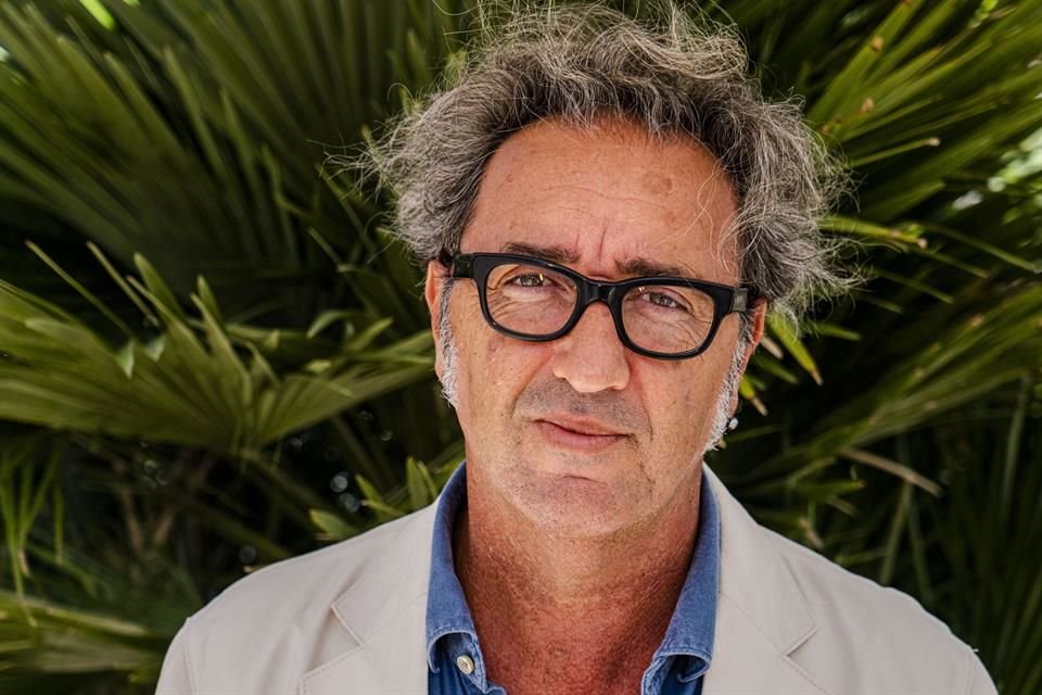 Nacido en Nápoles en 1970, Paolo Sorrentino es uno de los cineastas más reconocidos del cine contemporáneo.