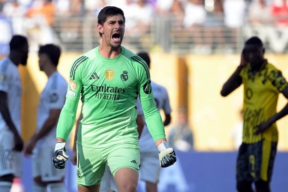 Thibaut Courtois salvó de último minuto al Madrid de que el Dortmund les empatara el juego en un final vibrante en Nueva Jersey.