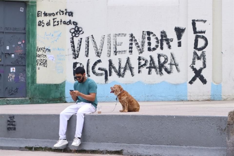 'Hacen visible el tema (de la gentrificación), pero la solución debe venir de ciudadanos organizados, con propuestas serias', señaló Ramiro Pineda, vecino. 