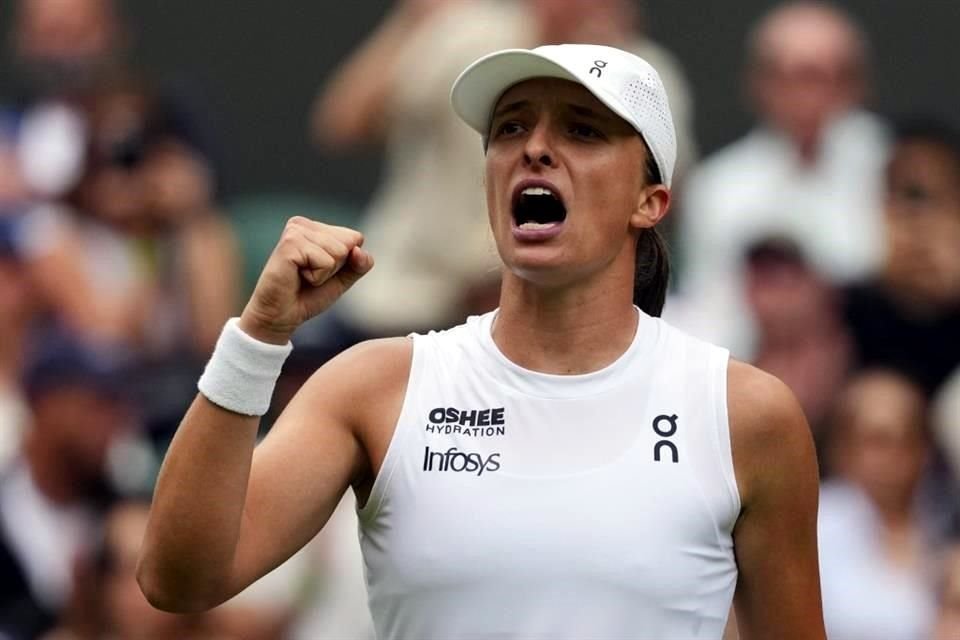 Iga Swiatek llamó la atención en Wimbledon.