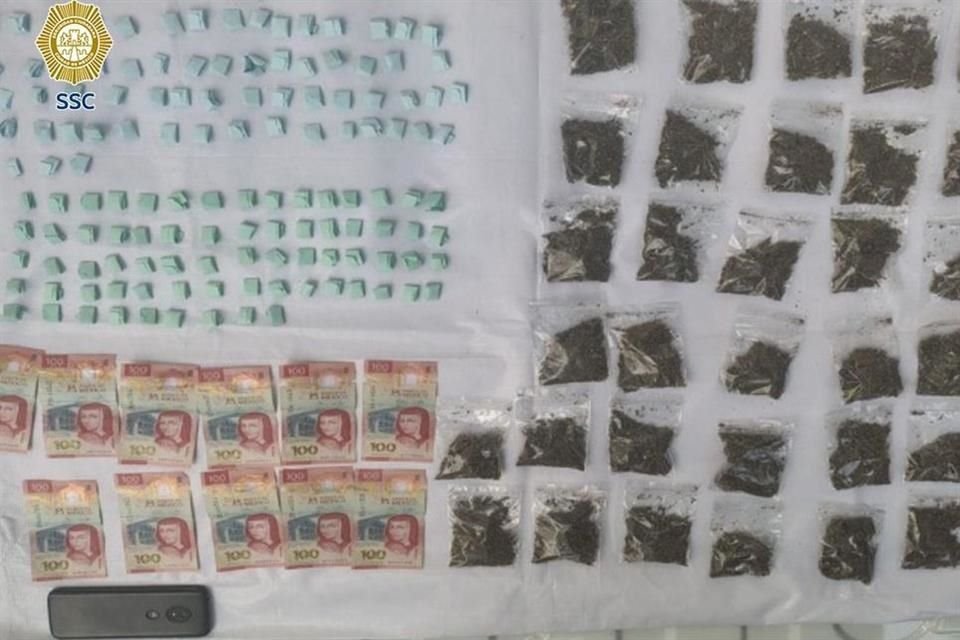 Al momento de la detención, los sospechosos tenían más de 170 dosis de droga, de acuerdo con la SSC.