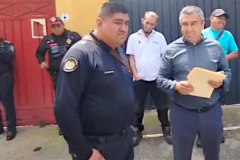 El pasado lunes, los invasores acudieron nuevamente al domicilio; policías no actuaron.