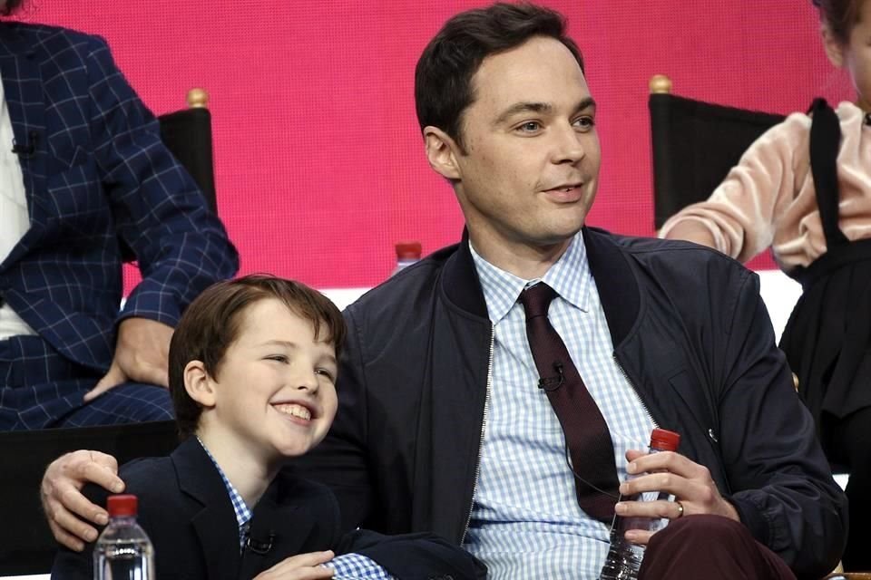 Iain Armitage, protagonista de 'Young Sheldon', con Jim Parsons.
