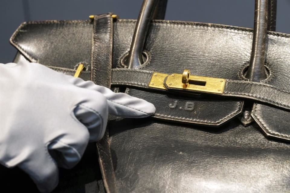 Hermès fabricó el bolso para Birkin y luego comenzó a producir versiones más pequeñas para el público general.