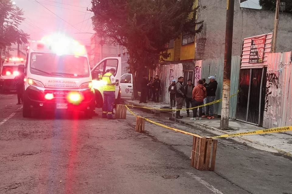 Dos personas quedaron sepultadas, pero sólo una fue rescatada con vida.