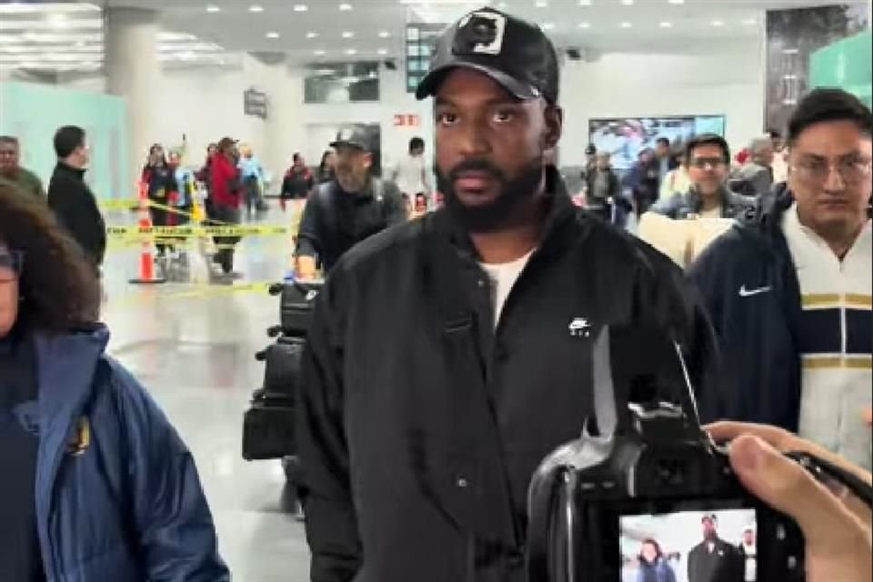 El lateral izquierdo ecuatoriano Álvaro Ángulo aterrizó en la CDMX para incorporarse a Pumas, equipo al que considera un grande de México.