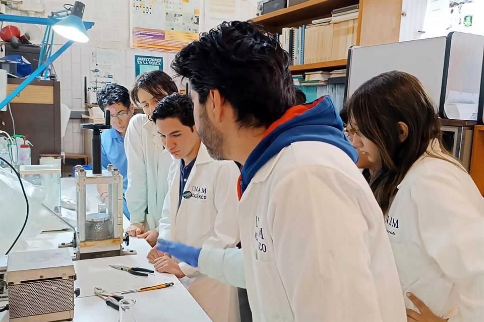 Desde diversas instituciones mexicanas, científicos y estudiantes están participando en los experimentos de vanguardia de la Organización Europea para la Investigación Nuclear (CERN).