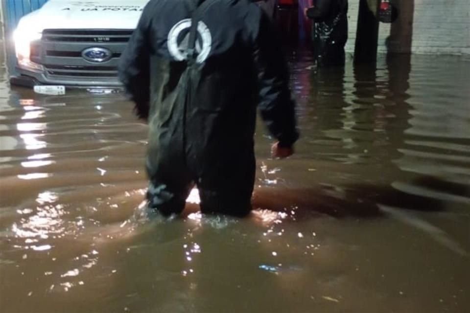 Equipos de emergencia operaron durante 20 horas.