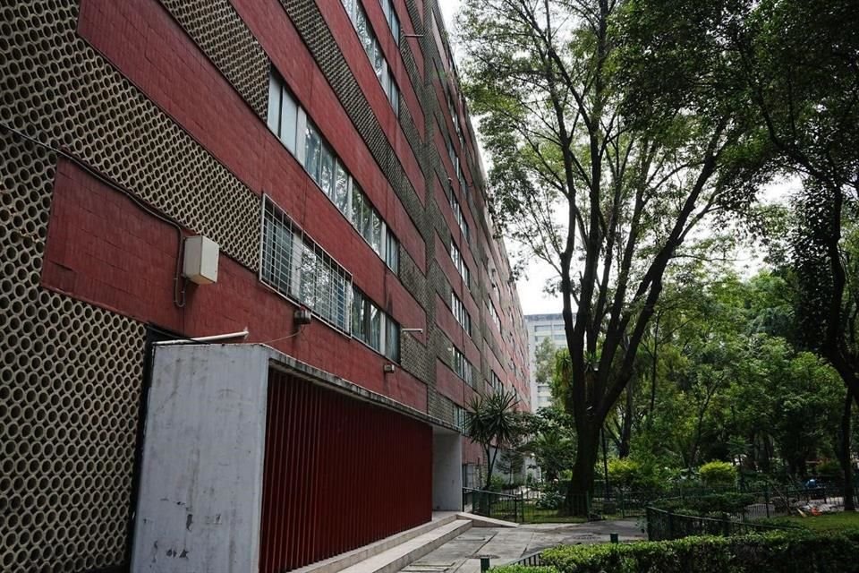 Otros ocho edificios presentan daños medios y 13 más tienen afectaciones menores. 
