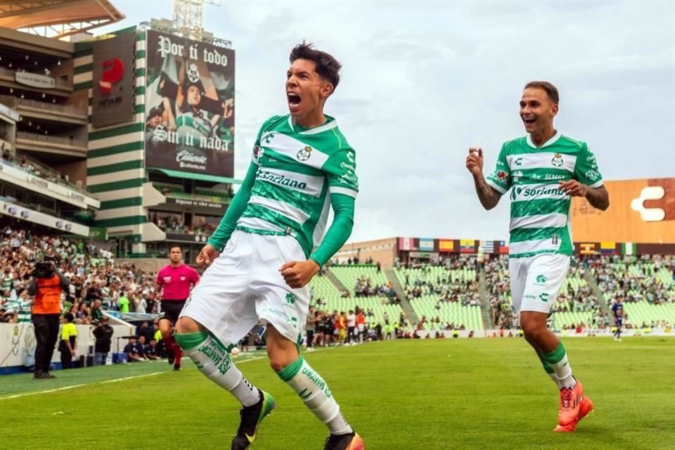 Santos Laguna inició el Apertura 2025 con una goleada en casa ante Pumas para conseguir su primer triunfo en Jornada 1 desde el Apertura 2022.