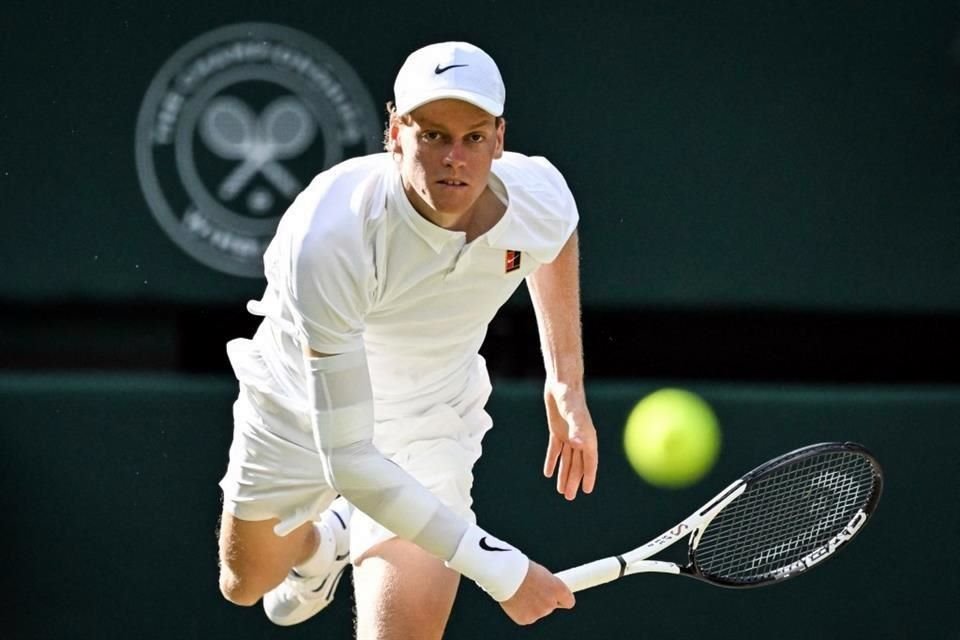 Tras haber perdido el primer set, Jannik Sinner vino de atrás para coronarse por primera ocasión en Wimbledon.