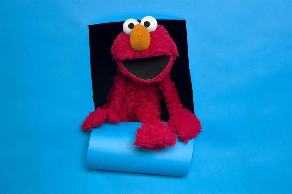 La cuenta oficial de X del personaje de Elmo, de 'Plaza Sésamo', fue hackeada para publicar contenido racista y antisemita.