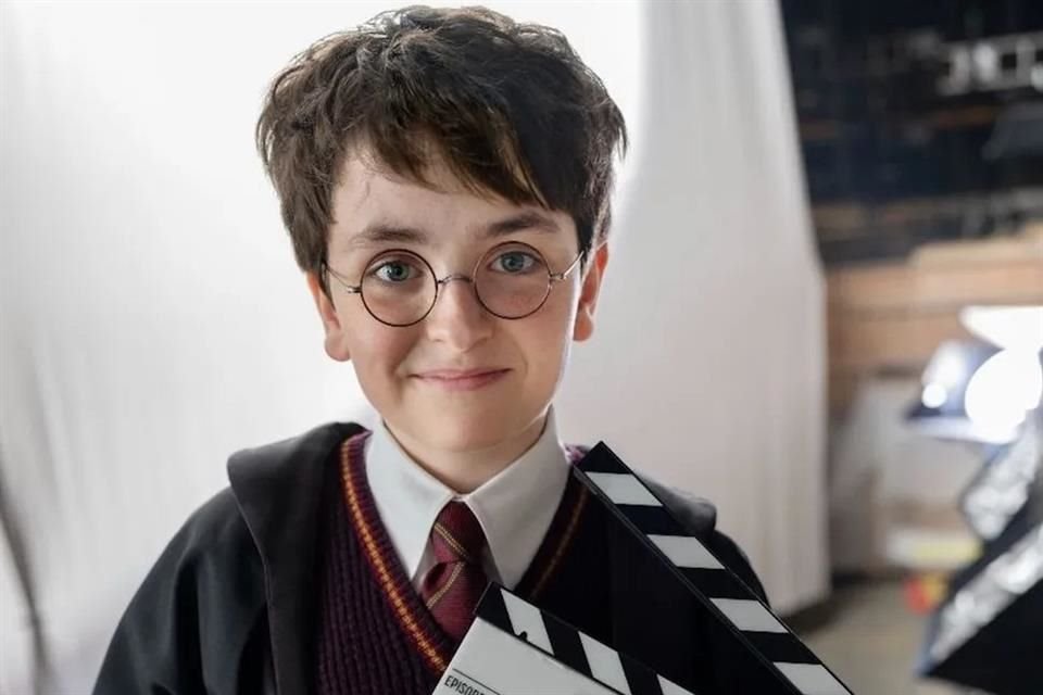 El rodaje de la serie de televisión de 'Harry Potter', de HBO, arrancó este lunes con el primer vistazo a Dominic McLaughlin como el protagonista.