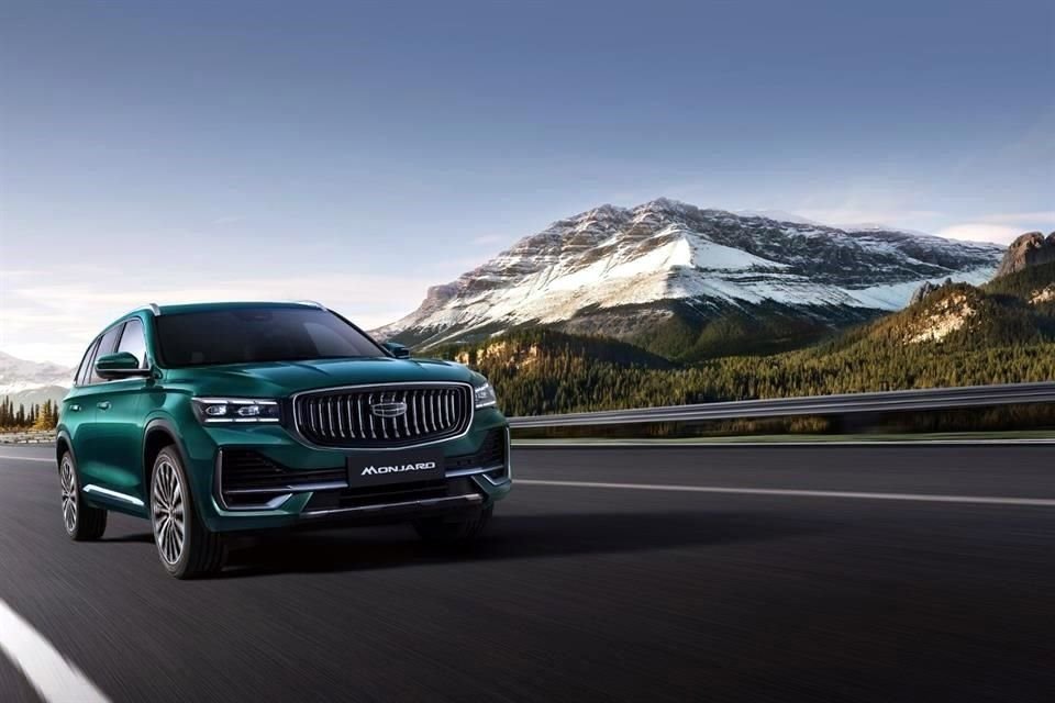 Es verfügt über sieben Fahrmodi: Smart, Eco, Comfort, Sport, Snow, Off-Road und Sand.