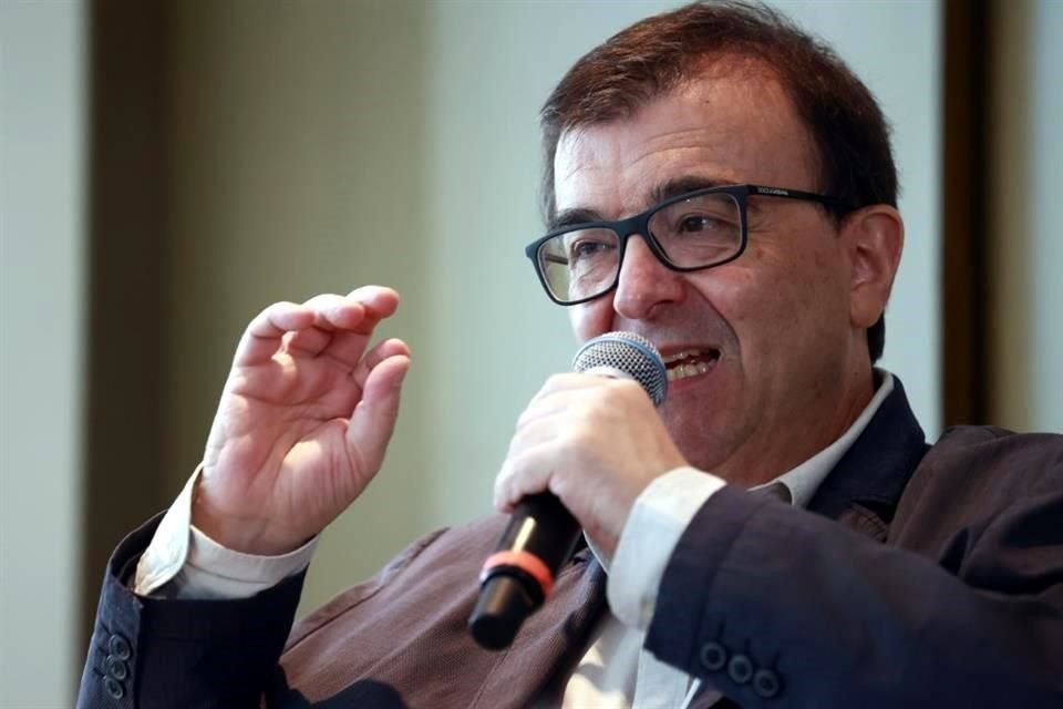 El escritor y periodista Javier Cercas ofreció este lunes una conferencia de prensa sobre el libro 'El loco de Dios en el fin del mundo'.
