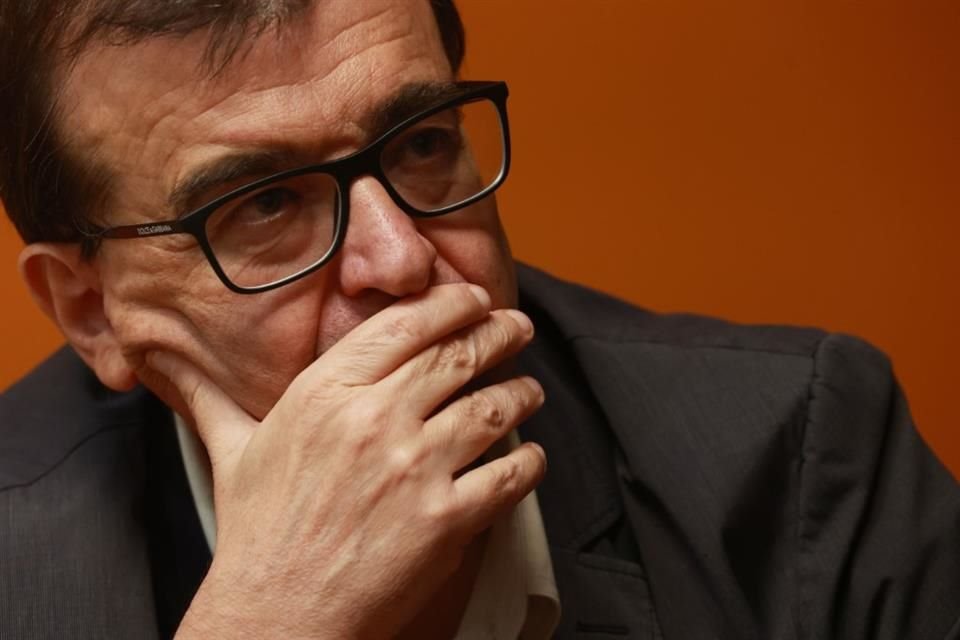 'Si yo tuviera que definir al Papa Francisco de golpe, diría que este hombre fue, ante todo, un hombre en lucha consigo mismo', concluye Cercas.