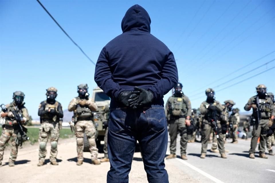La Administración de Donald Trump negaría a los migrantes indocumentados detenidos tener audiencias de fianza.