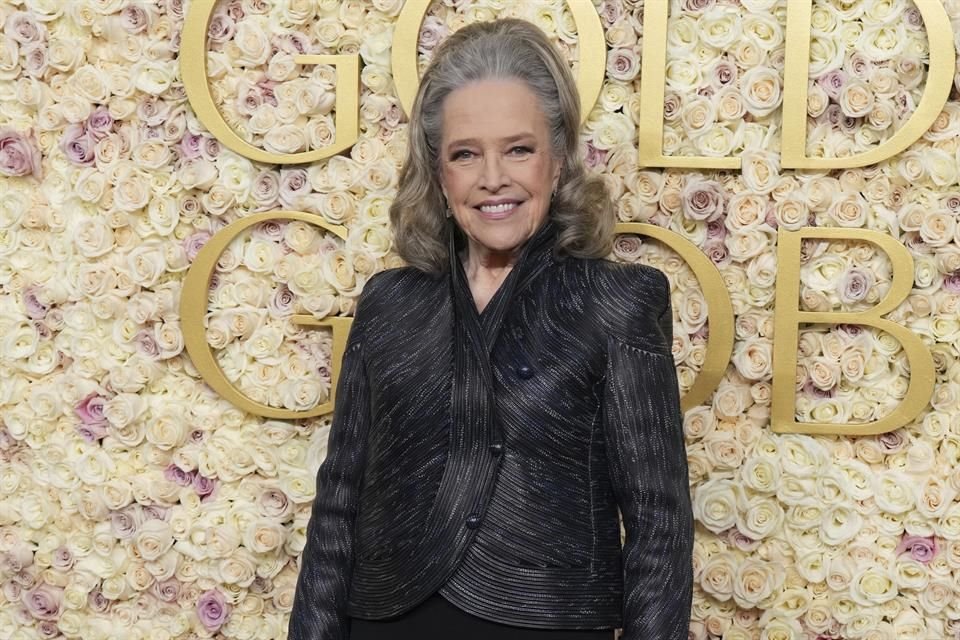 A sus 77 años, Kathy Bates se convirtió en la actriz más longeva nominada al Emmy como Mejor Actriz Principal en Serie Dramática.