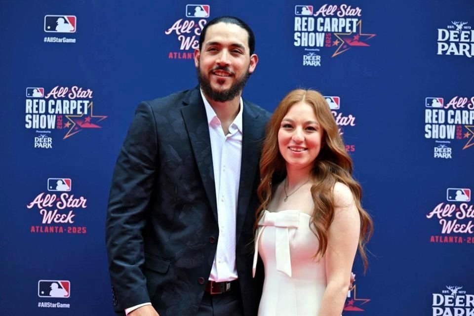 El cerrador estelar de los Seattle Mariners, Andrés Muñoz, llegó a su segundo Juego de Estrellas acompañado por su esposa Wendy.