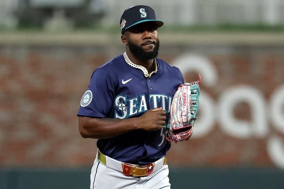 Randy Arozarena sacó un out en la quinta entrada al atrapar un elevado de Francisco Lindor en el jardín derecho.