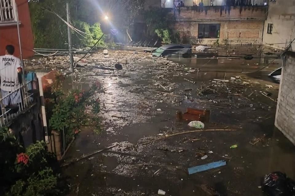 Paseo de los Manzanos y Ópalo, en Balcones de la Cantera, Zapopan.