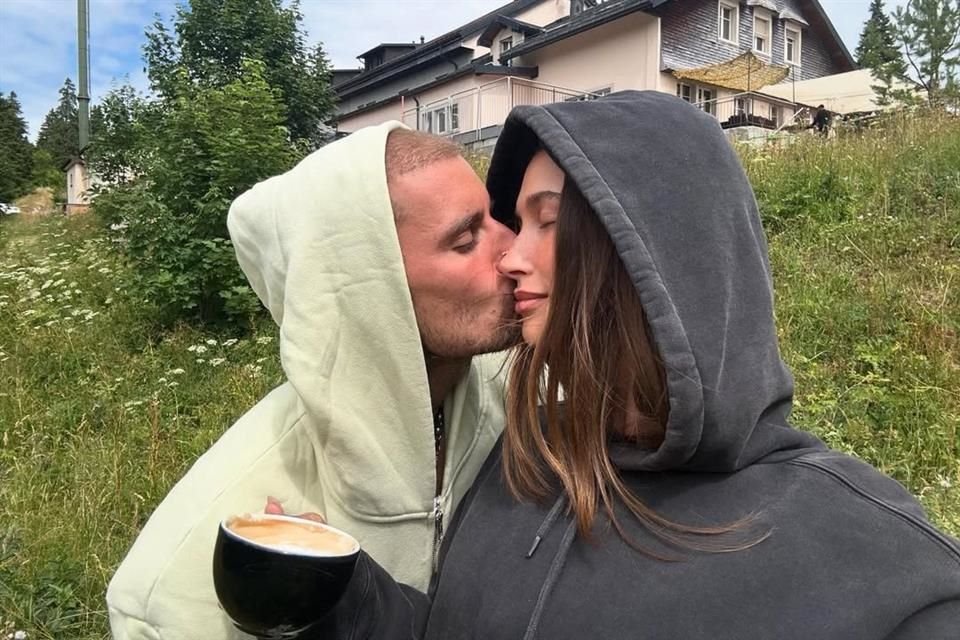 Para afianzar más su matrimonio y acabar con los rumores de separación, Justin Bieber compartió una foto besando a su esposa, Hailey.
