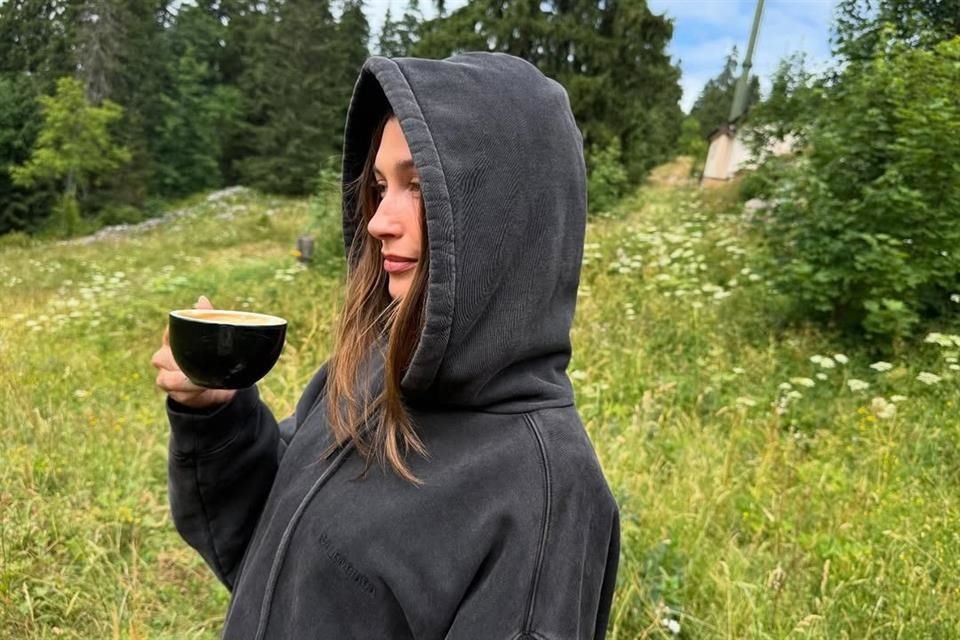 Justin hizo declaraciones directas sobre su relación en su nuevo álbum, 'Swag', que se lanzó el pasado viernes.