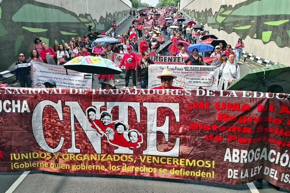 Los maestros de la CNTE volvieron este jueves a las calles de la CDMX.