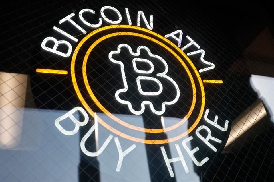 Cámara de Representantes de EU aprobó la primera ley estadounidense para regular las criptomonedas.
