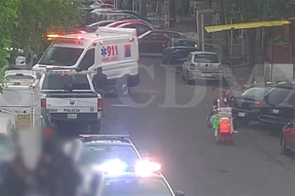 Luego de una discusión, un sujeto le prendió fuego a otro con un aerosol y un encendedor, el hombre fue detenido en calles de Tepito.