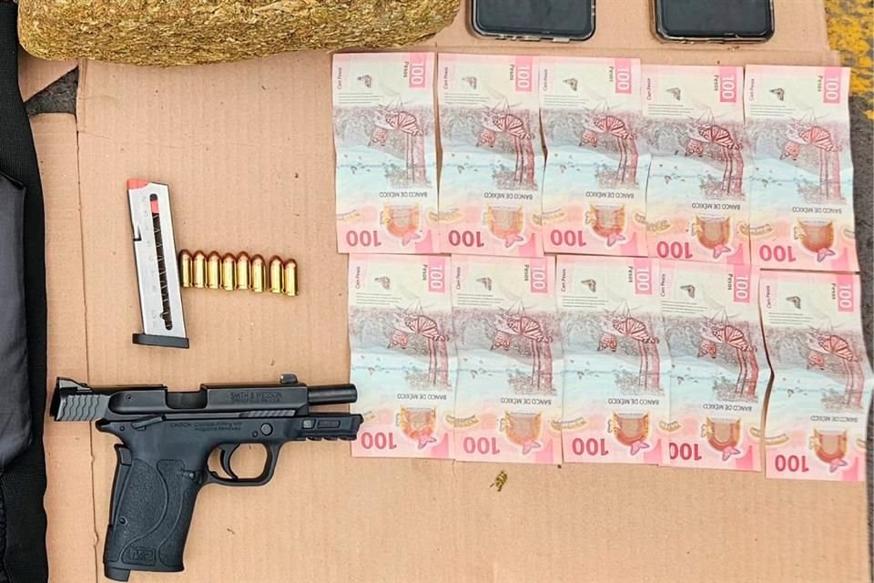 Los sujetos fueron detenidos con droga y un arma de fuego.