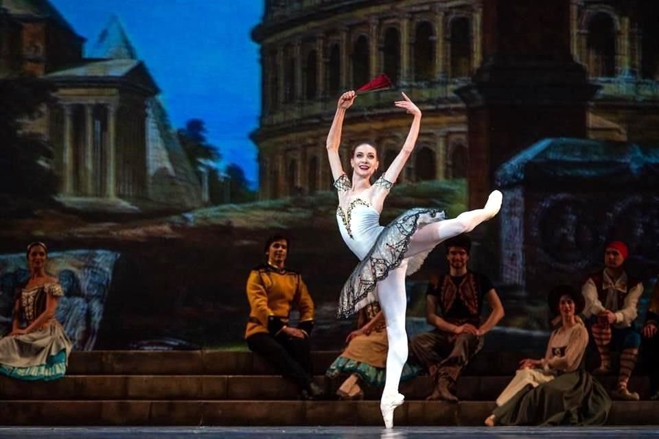 La primera bailarina del Ballet Nacional de Hungría Tatiana Melnik es una de las invitadas al encuentro de danza.