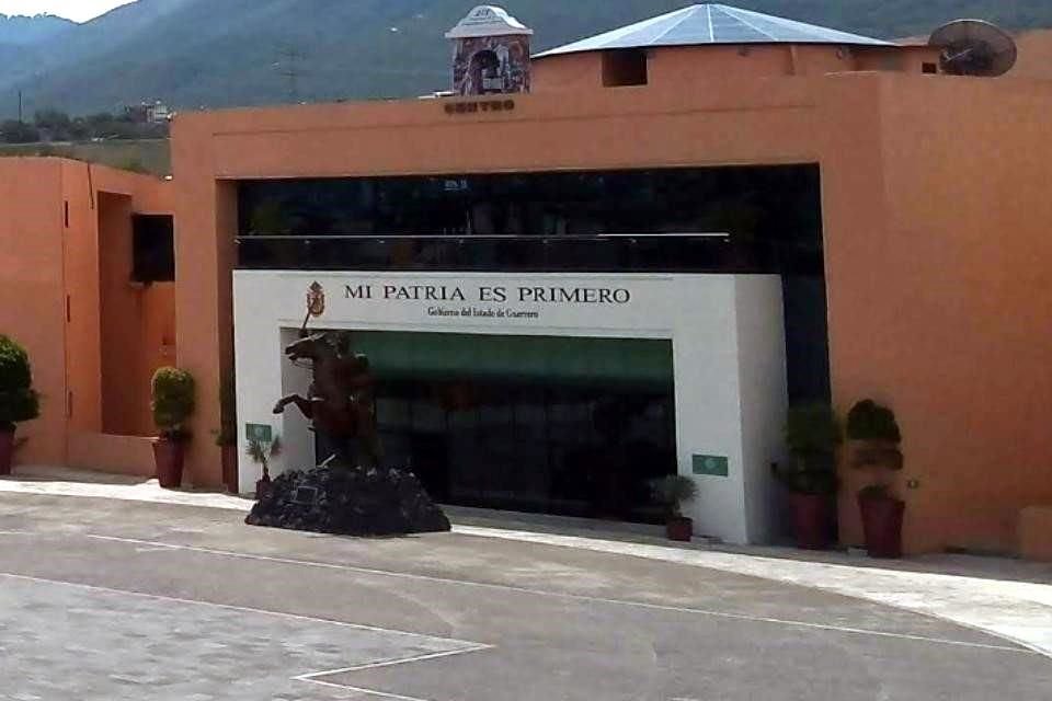 Trabajadores de Desarrollo Urbano de Guerrero acusaron ser despedidos luego de dirigir un escrito al Gobierno estatal para denunciar la falta de pagos por hasta 7 meses.