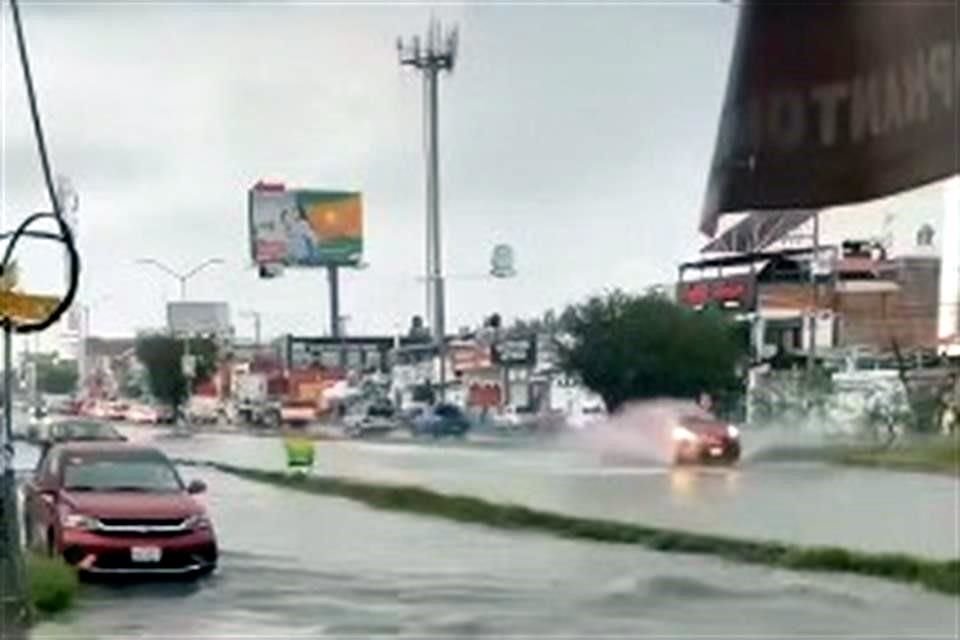 Por segundo día consecutivo, Aguascalientes sufre estragos por intensas lluvias, con inundaciones, apagones, árboles caídos y autos varados, lo que ha afectado distintos puntos de la entidad.
