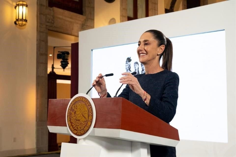 La Presidenta Claudia Sheinbaum respaldó la decisión del Banco de México de reducir la tasa de interés, y descartó que esta medida esté ligada a la inflación en ciertos productos.