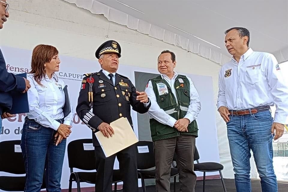 El General Isaac Muñoz, director general de Carreteras de la GN, dijo que la institución tendrá presencia activa en carreteras, aeropuertos, sitios turísticos, culturales, terminales aéreas, etc.