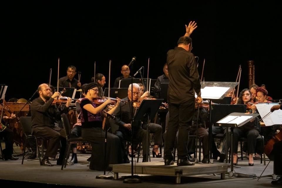 La Orquesta Típica de la Ciudad de México fue fundada en 1884; es la agrupación más longeva del País y de Latinoamérica en activo.
