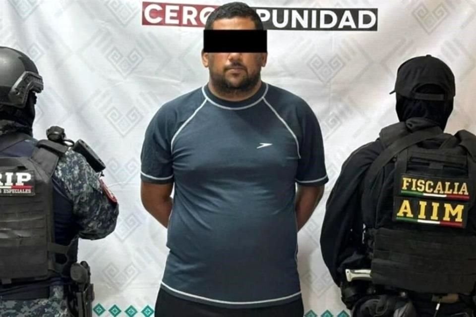La Fiscalía de Chiapas detuvo a José 'N', maestro de la preparaotria acusado de presunto acoso a alumnas del plantel, como parte de la extensión de las indagatorias.