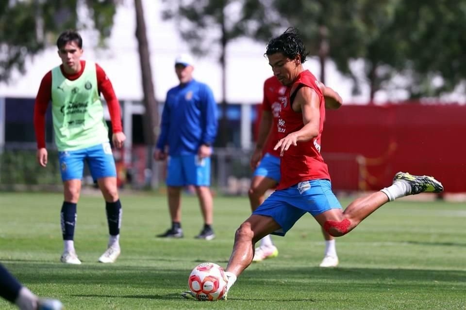 Chivas se presenta en el Apertura 2025 frente a León en búsqueda de arrancar con el pie derecho la era de Gabriel Milito en el banquillo.
