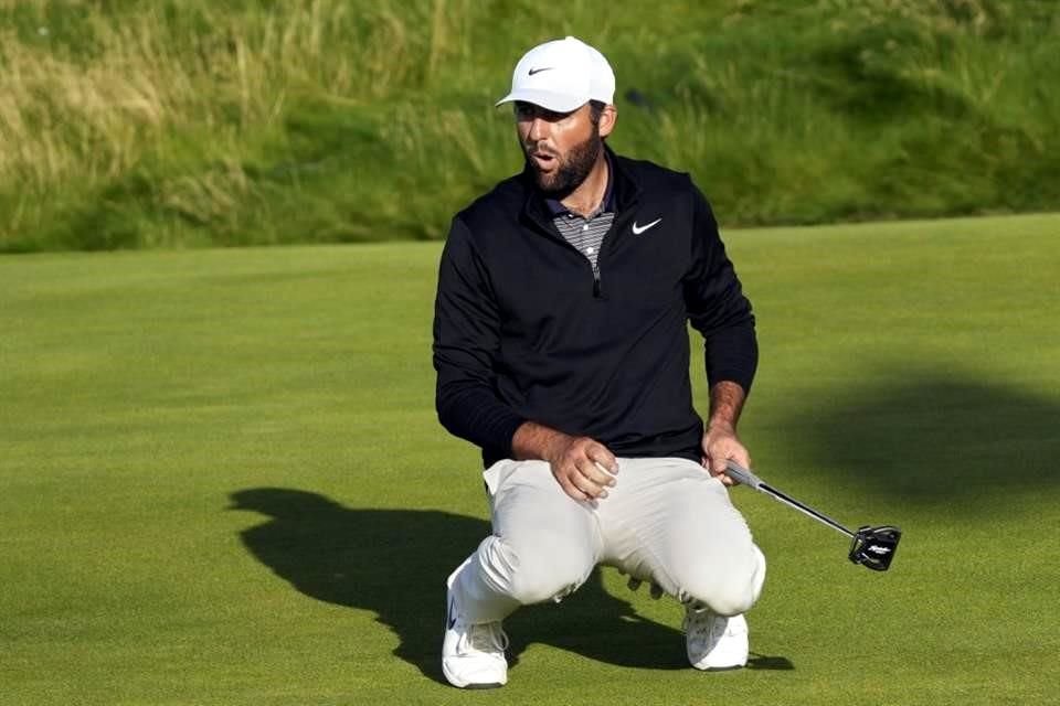 Scottie Scheffler se mantuvo en el liderato del Abierto Británico y está a una ronda de conseguir un nuevo título de Major.