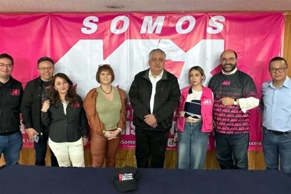 La agrupación Somos México no logró llevar a cabo una asamblea en el distrito 19 de la Ciudad de México, debido a que directivos del deportivo Censodep impidieron el paso al auditorio.