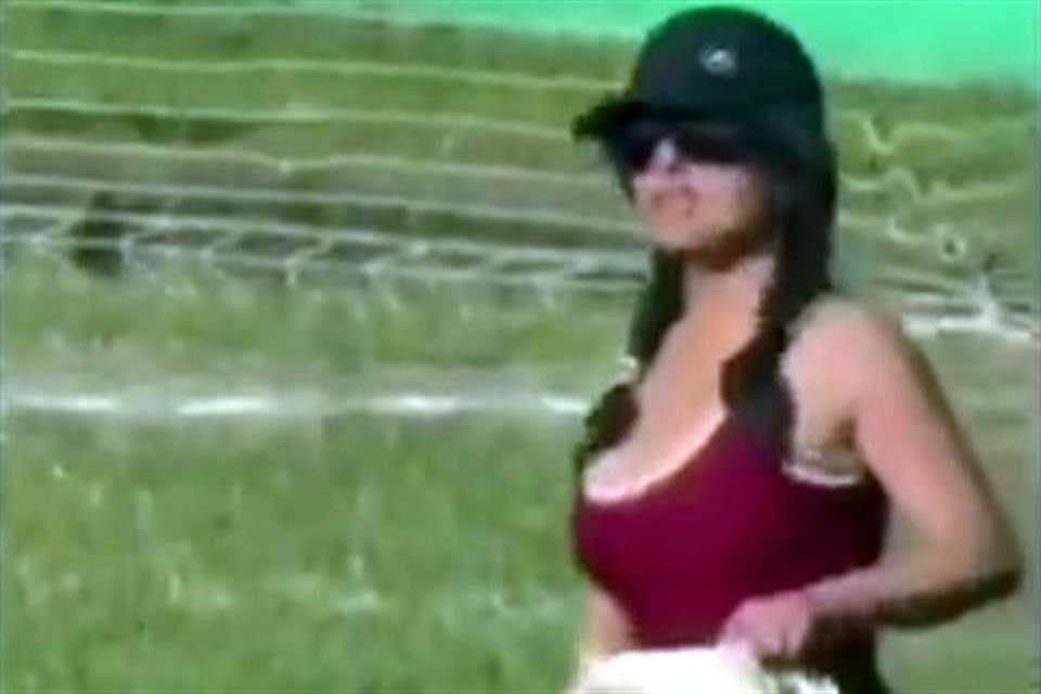 Salma Hayek y Angelina Jolie siguen su recorrido por Veracruz, ahora fueron vistas abordando un helicóptero rumbo a Catemaco.