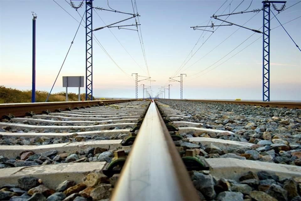 Las juntas de aclaraciones con la ARTF tuvieron aplazamientos, por lo que la presentación de ofertas para ambos trenes será el 1 de agosto.